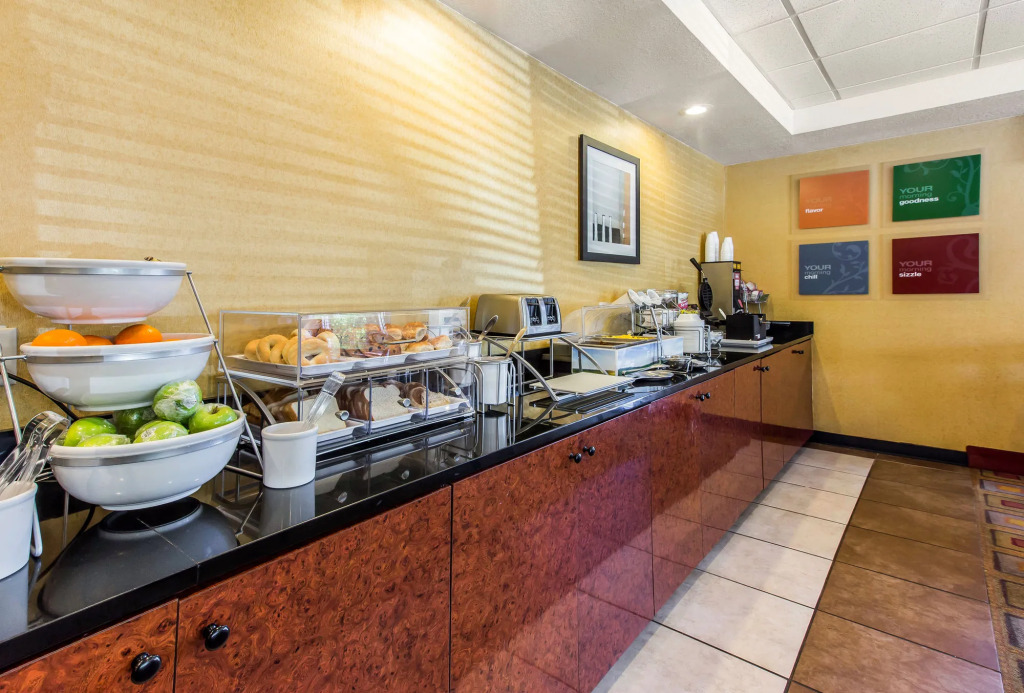 Comfort Suites Forsyth near I-75