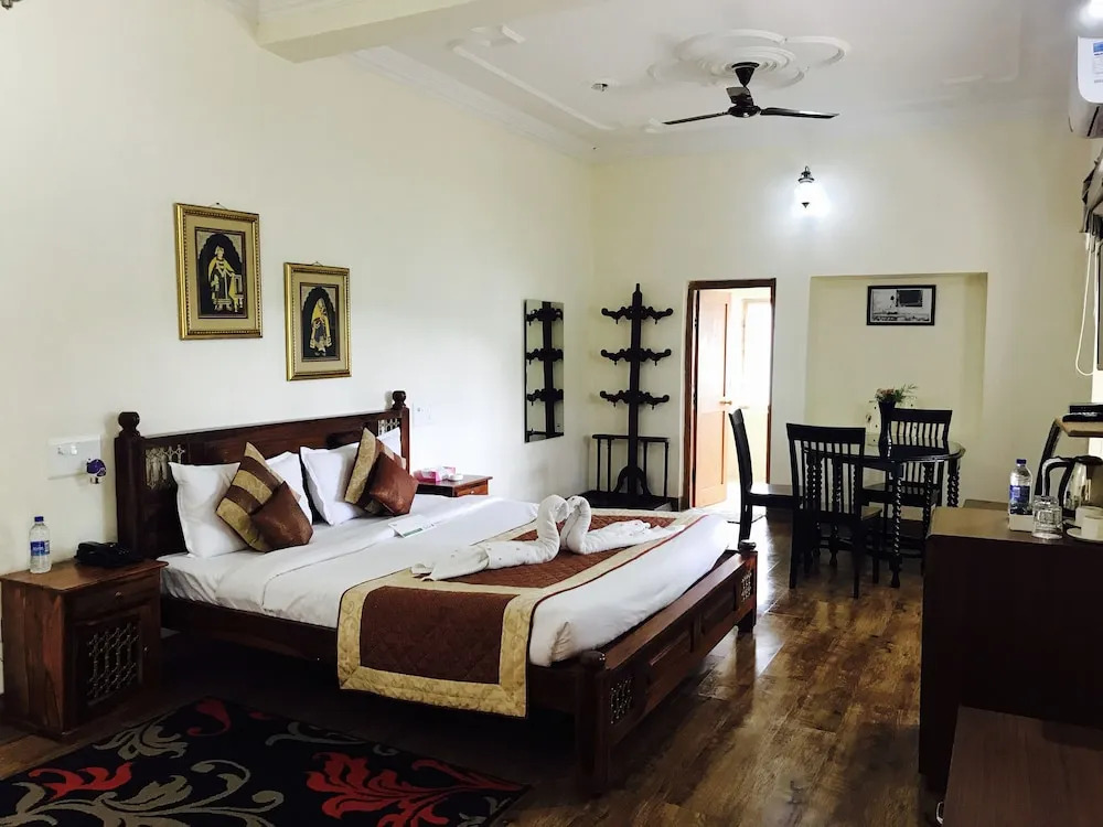 Alcor Spa Resort Kasauli