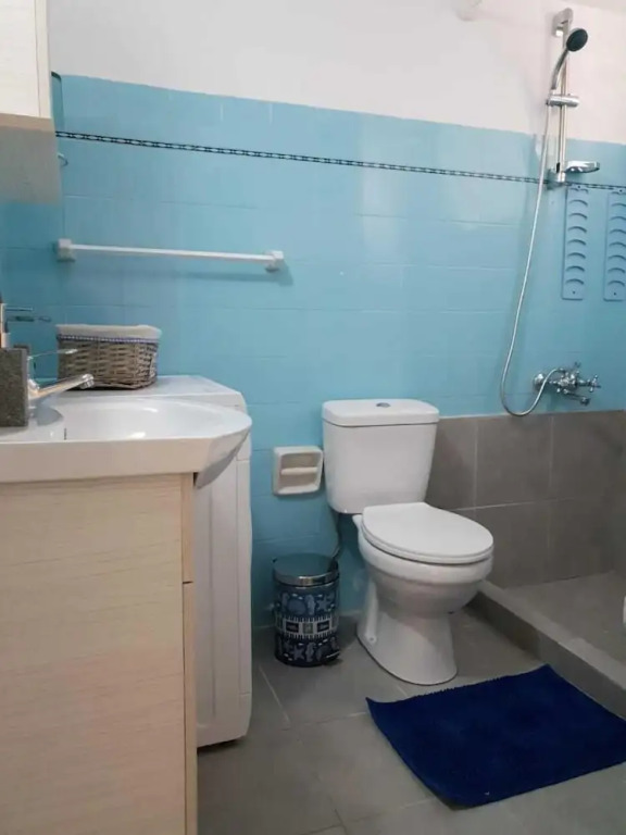 Lovely Flat Near Port! Few Min From City Center