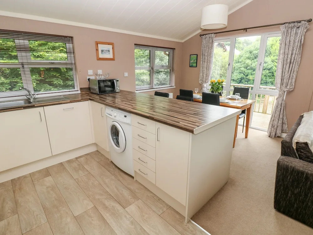 1 Hornbeam Lodge