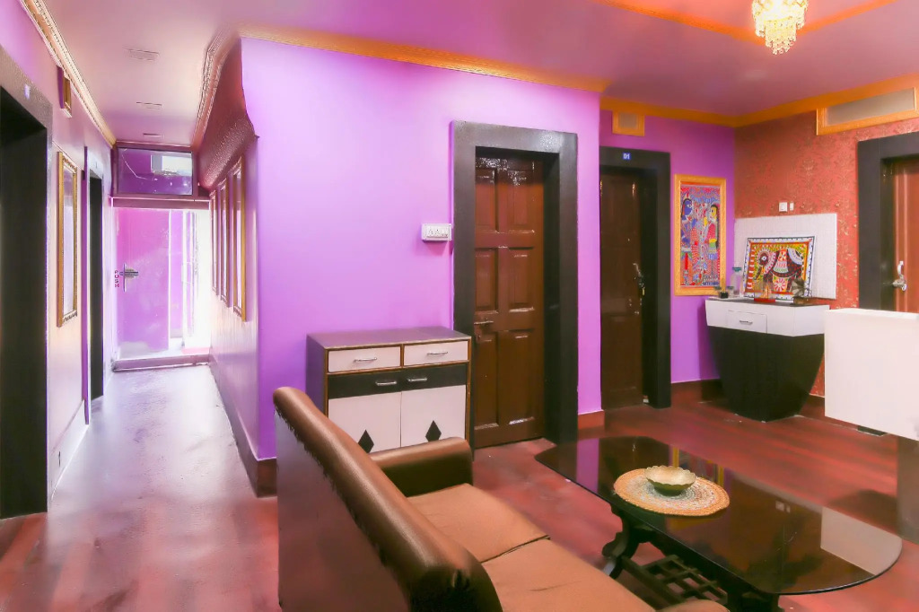 Hotel Holiday Inn by OYO Rooms