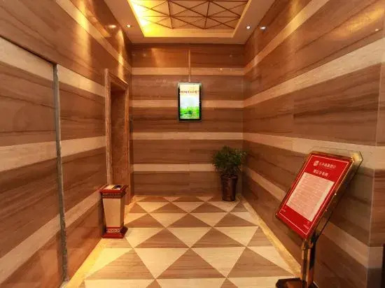 Pengshan Jiaxiang Business Hotel