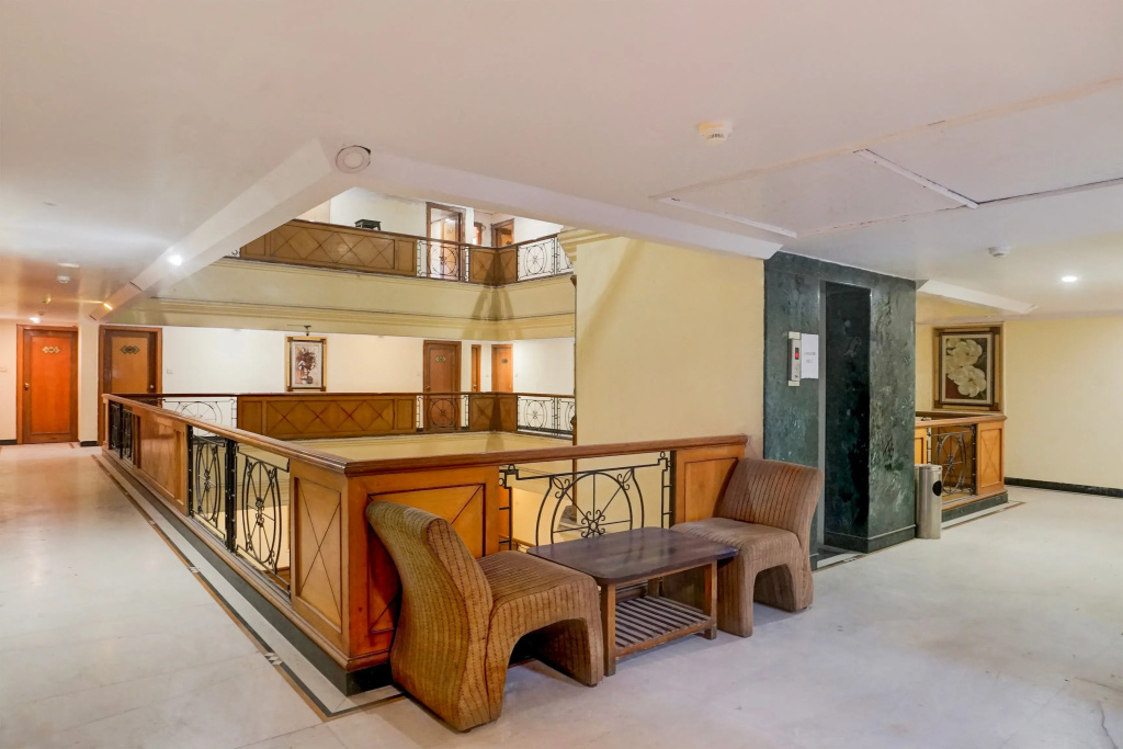Super Townhouse Subhash Nagar Formerly Royal Palazzo