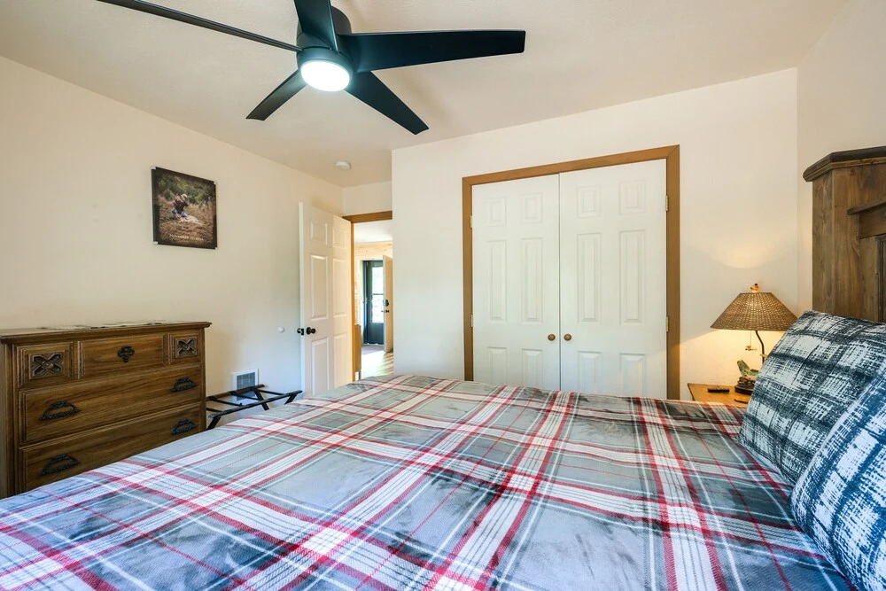 Spacious & Quiet Pagosa Springs Cabin w/ Deck!