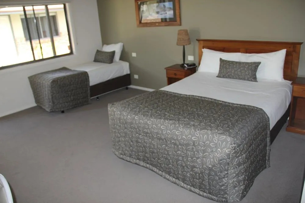 The Saltbush Motor Inn