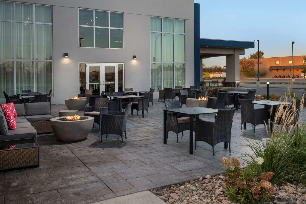 Hampton Inn Warroad, MN