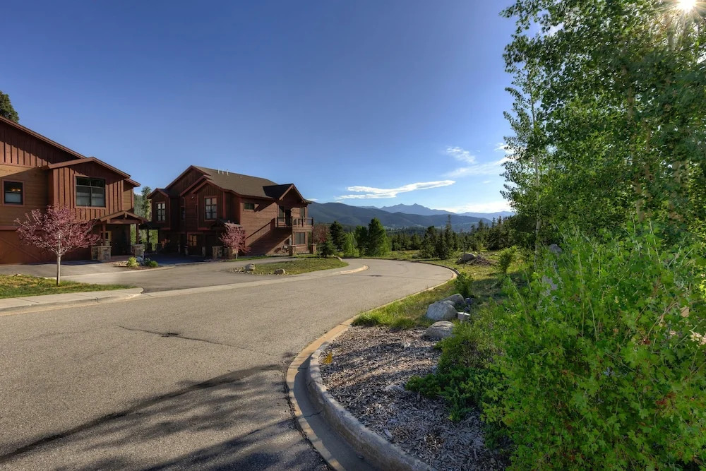 Antlers Gulch #403 by Summit County Mountain Retreats