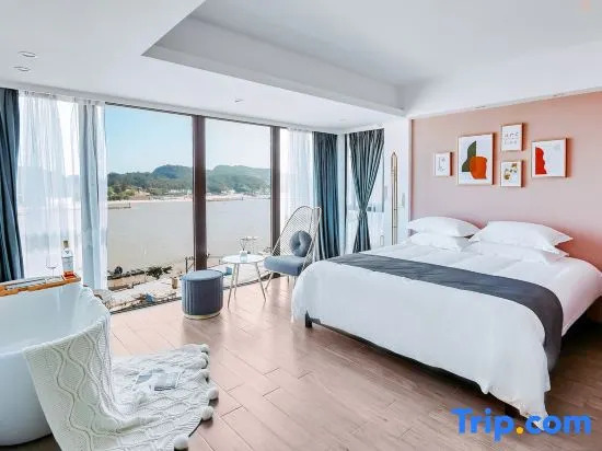 Xingyunli Homestay (Wenzhou Dongtou Colorful Fish Village)
