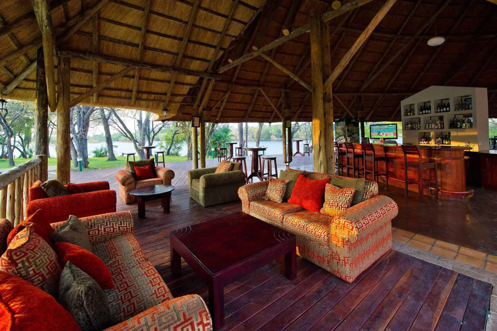 Azambezi River Lodge