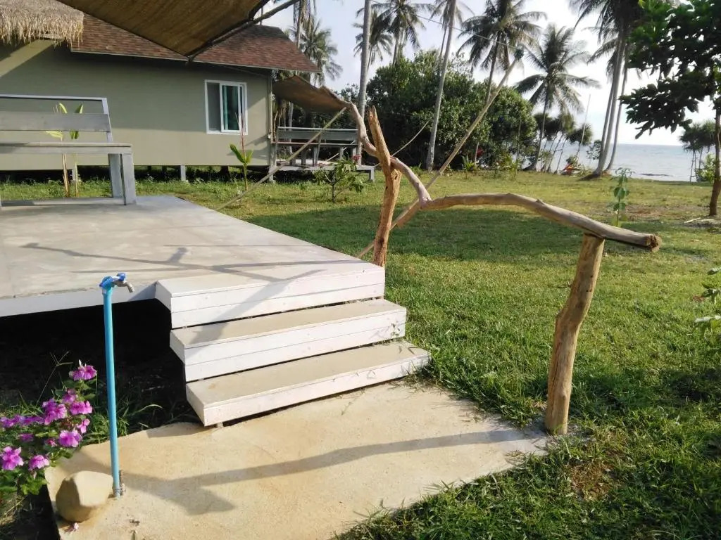 Naivacha Tent Koh Mak