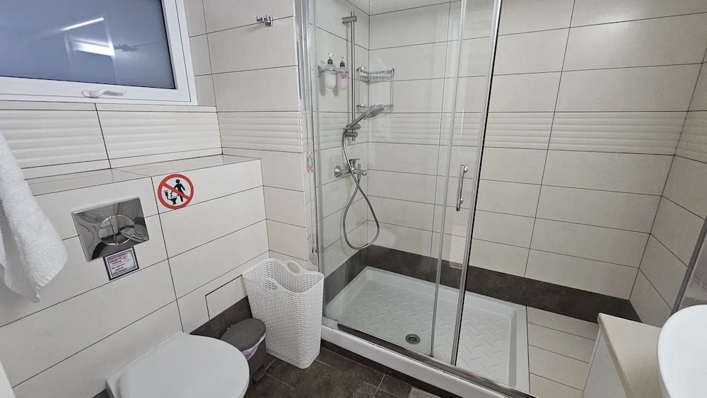 116 NIC 302a - Stay Fantasia Central Suite