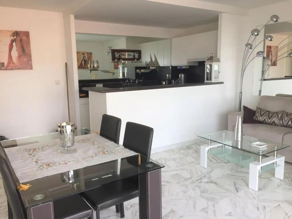 Appartement F3 vue mer et croisette