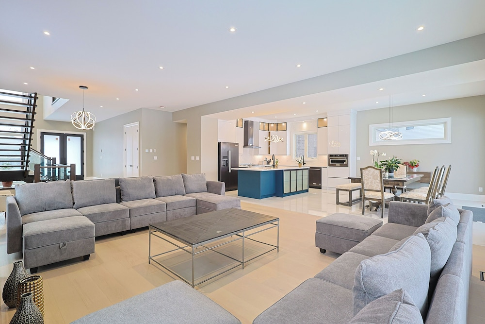 Modern Masterpiece Luxury 6 Bedroom Home