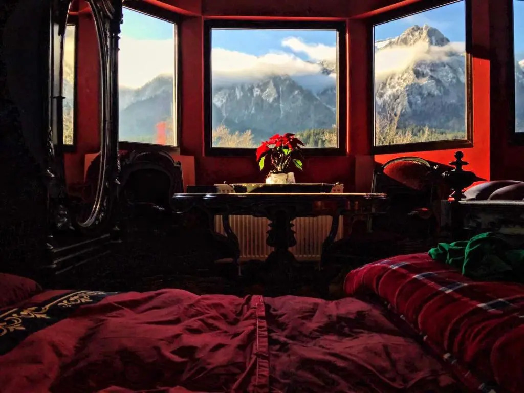 5 bedrooms chalet with city view enclosed garden and wifi at Busteni 1 km away from the slopes