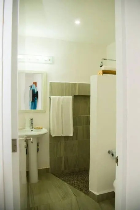 Great Location Ocean View Suite Outdoor Infinity Pool 2 Double beds by Mint