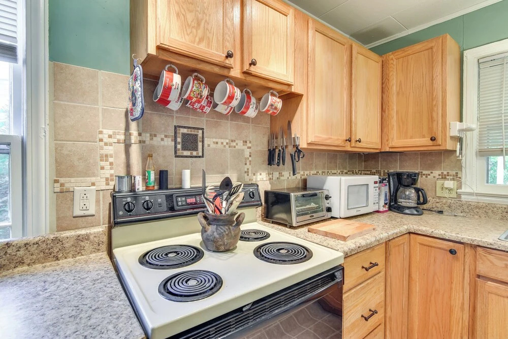 Near Dining: Columbus Cottage w/ Furnished Deck!