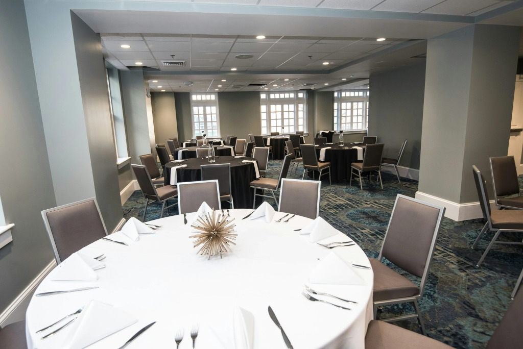 Redmont Hotel Birmingham - Curio Collection by Hilton