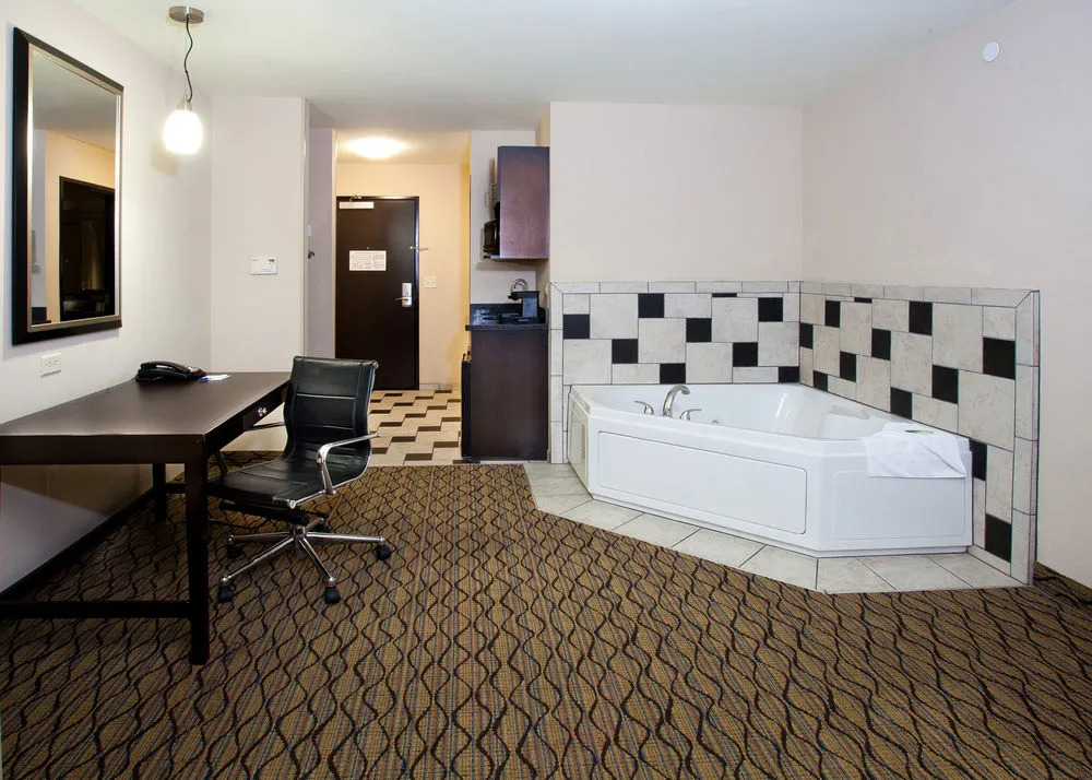 Holiday Inn Express & Suites - Tulsa Downtown - Arts District by IHG