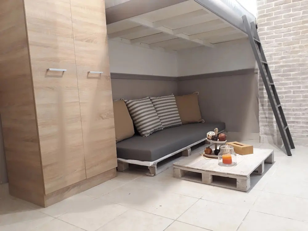 Central Cozy Cute Downtown Studio 1BR