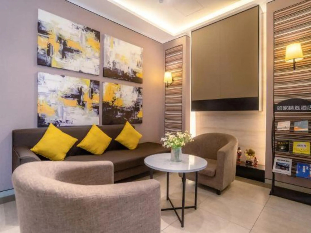 Chonpines Hotel (Lanzhou Xigu Commercial Pedestrian Street Xigu High-Speed Railway Station)