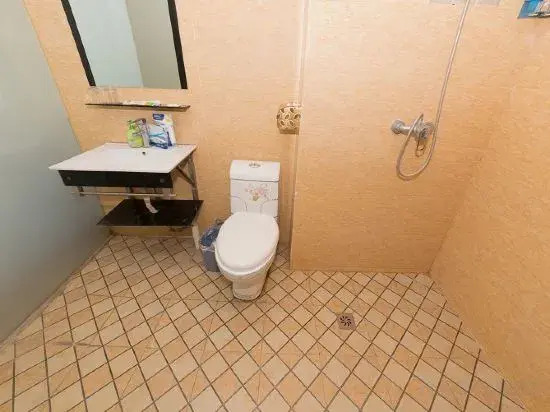 998 Business Hotel