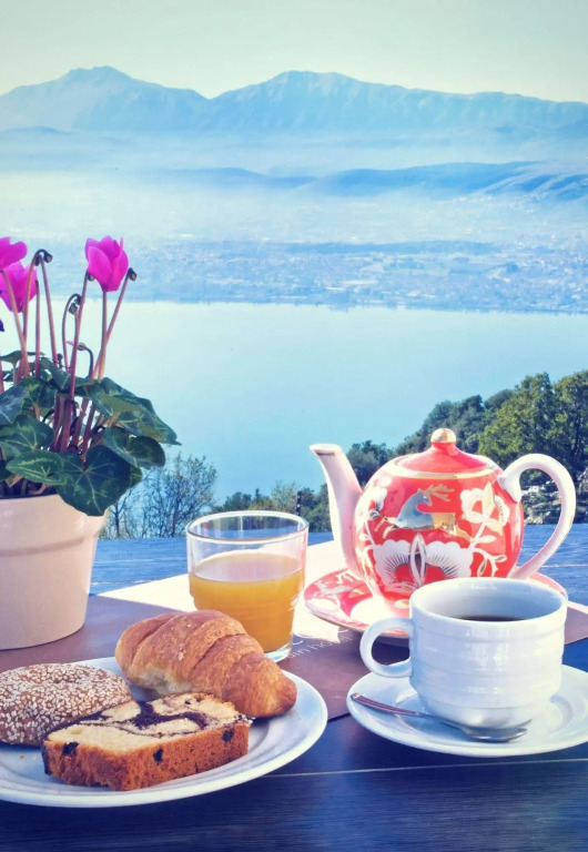Arktos Hotel