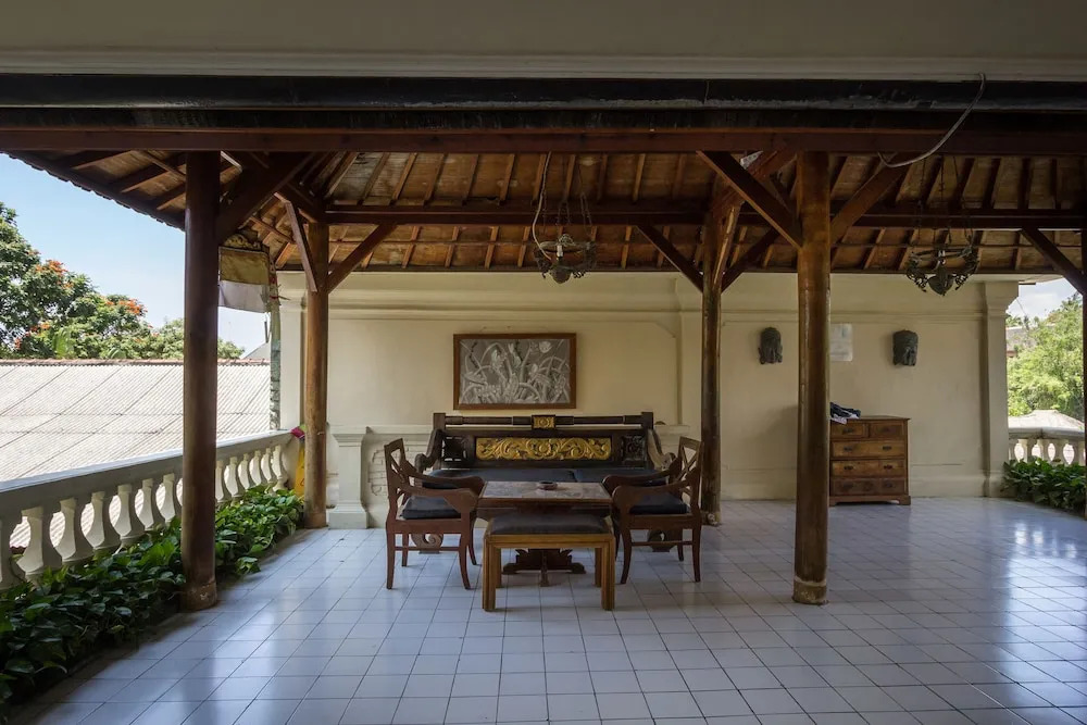 Semawang Beach Hotel