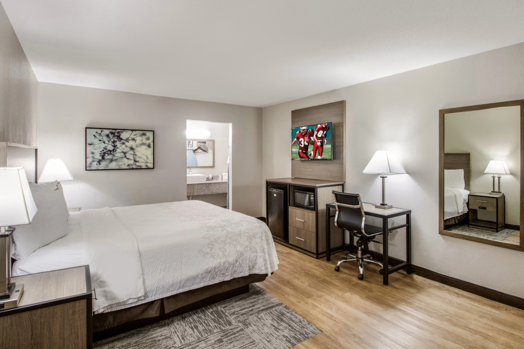 Red Roof Inn PLUS+ Dallas - Addison