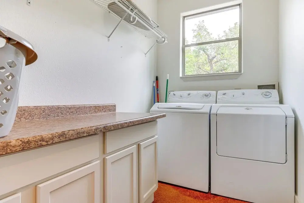 San Marcos Home w/ Fire Pit ~ 10 Mi to Downtown!