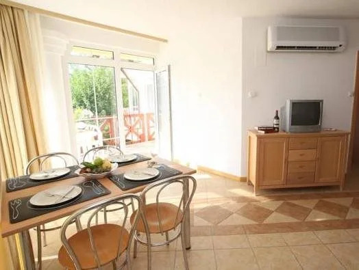 Lelle Park Apartmanház