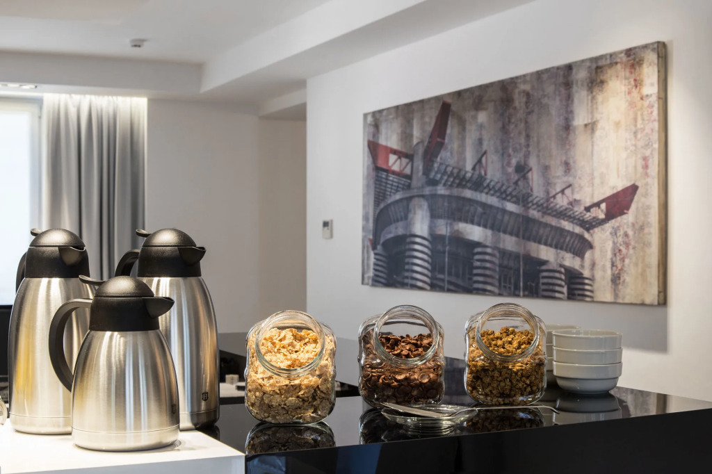 Отель Studio Inn Centrale & Milano Urban Padel