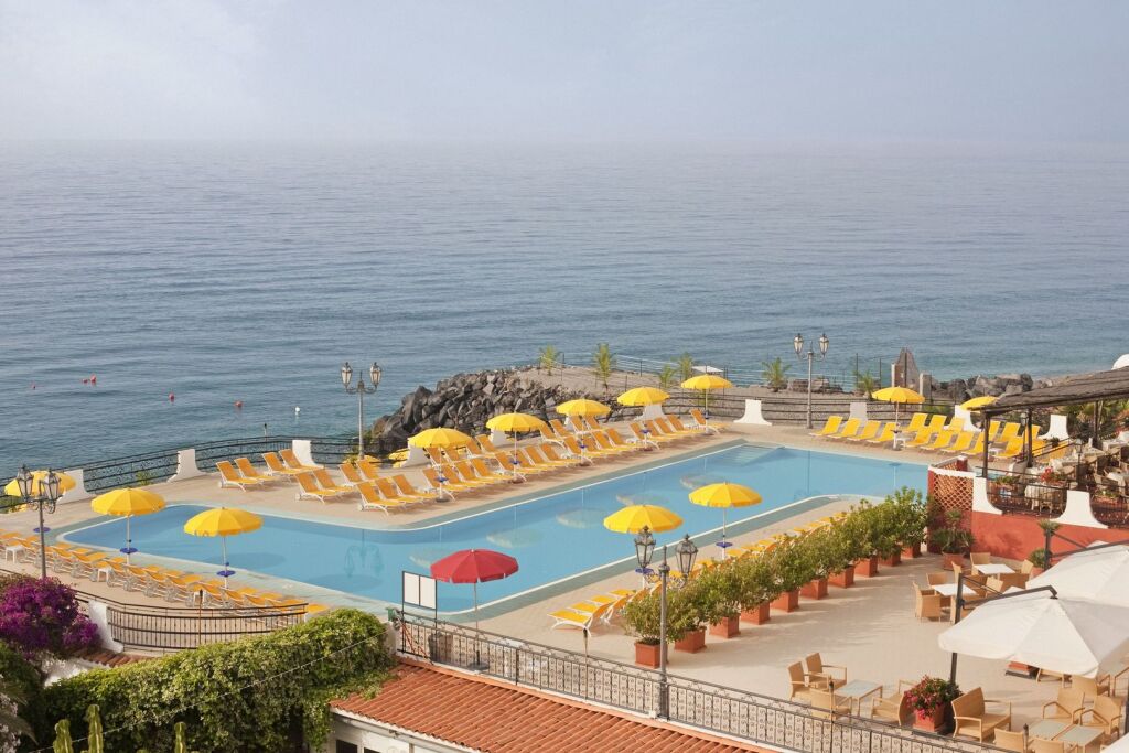 Отель Delta Hotels by Marriott Giardini Naxos