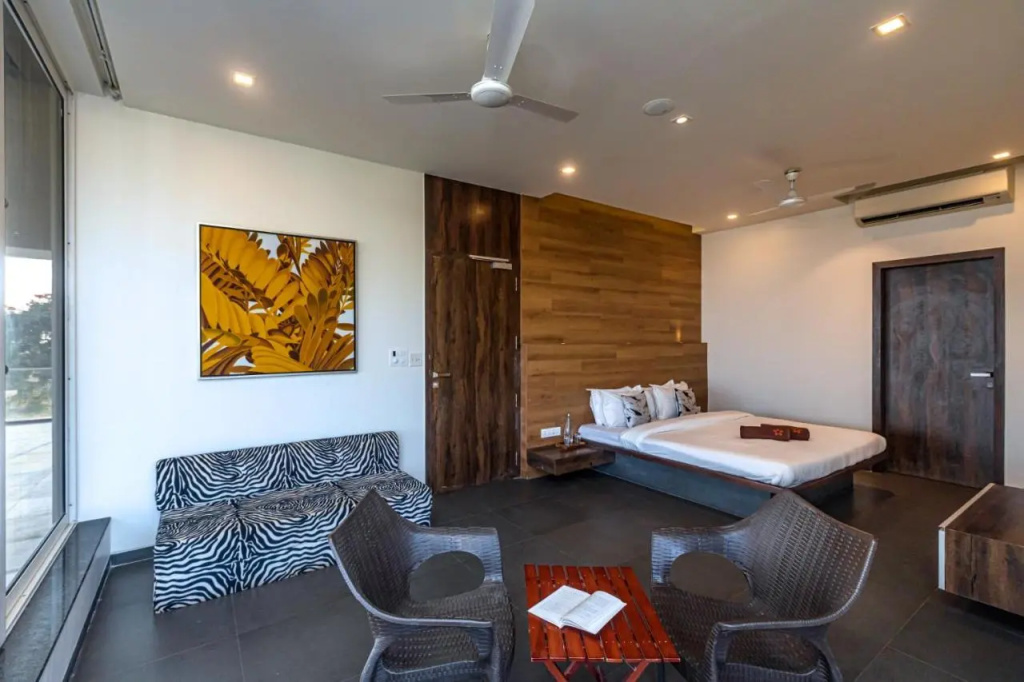 SaffronStays Jannat, Igatpuri 100 Percent pet-friendly villa with amazing lake view