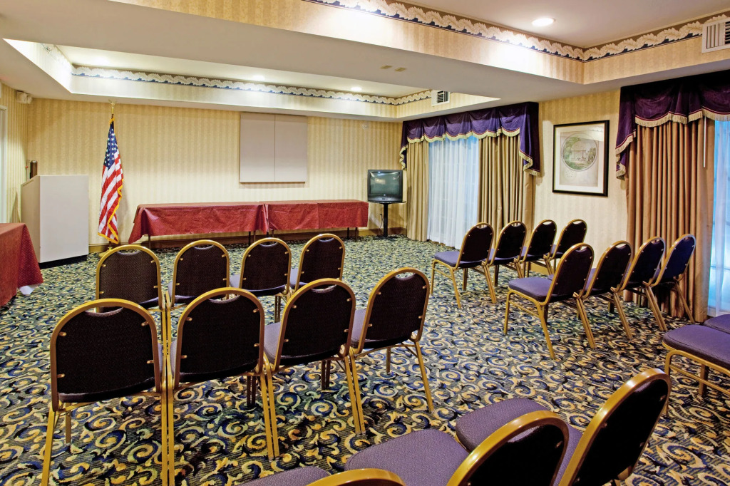 Holiday Inn Express & Suites Orangeburg by IHG