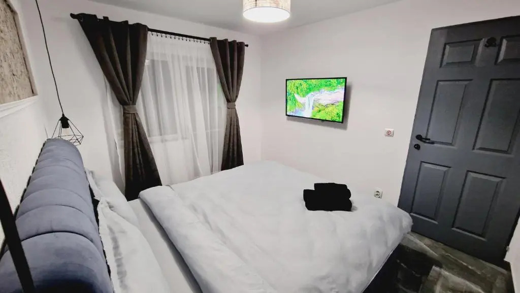 Divine House Straja