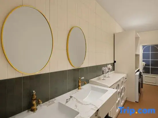 Chantilly Left Bank French Designer Homestay