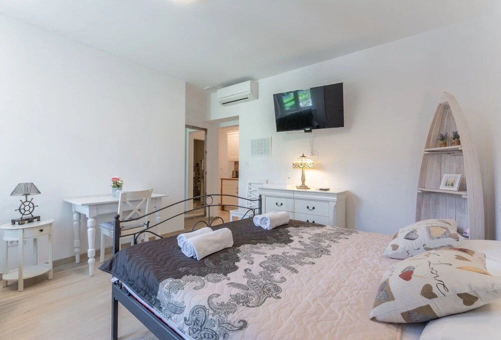 Apartments and Room Poesia