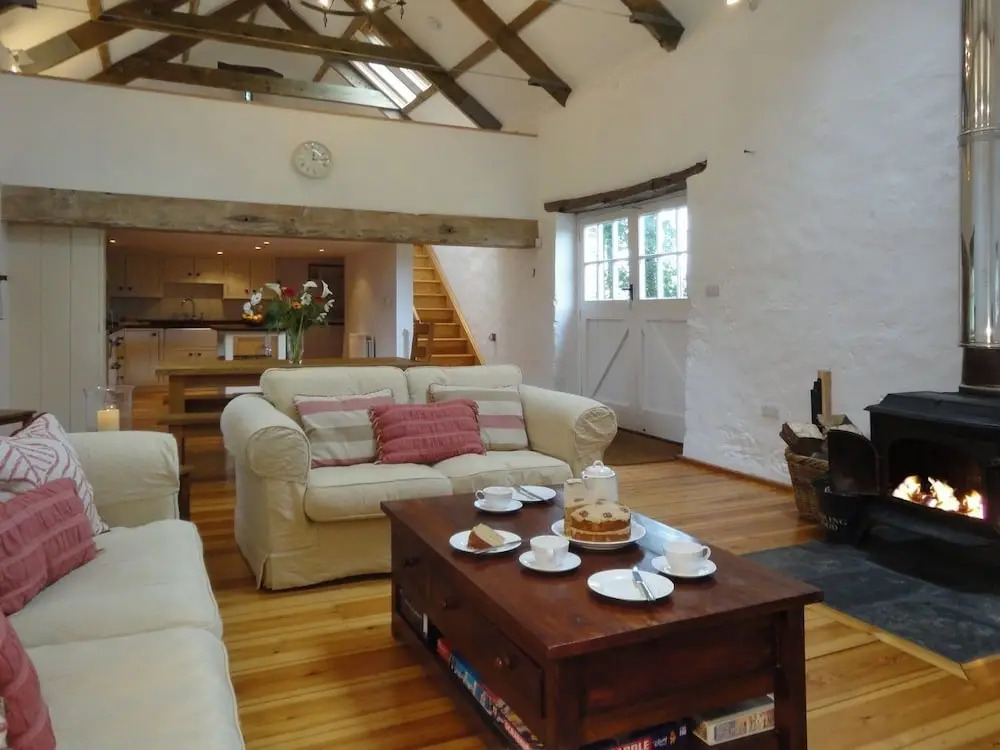 Dartmoor Barn on North Hessary Tor