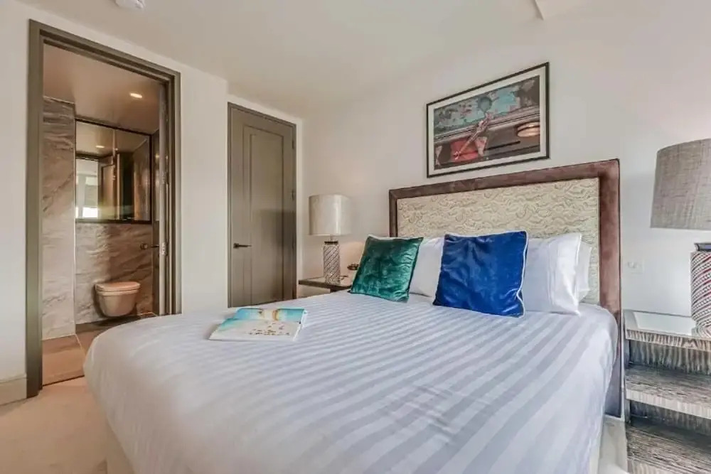 Westminster Apartments by DMONTRIO