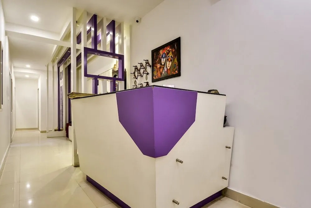Oyo 60737 Hotel Purple Residency