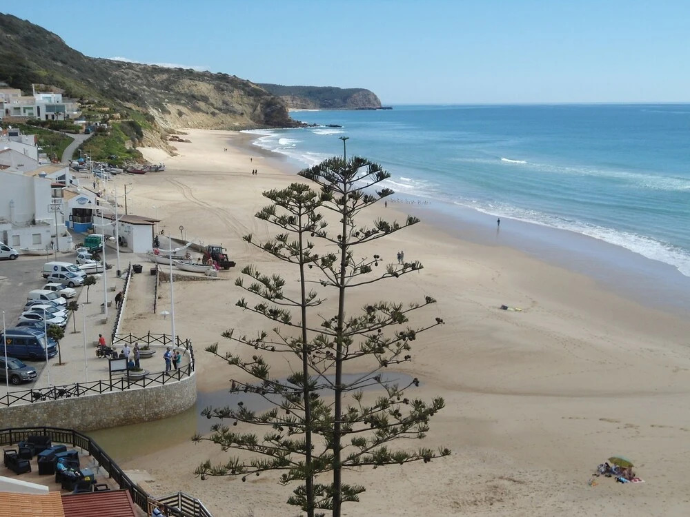 House With 3 Rooms in Budens, With Wonderful sea View, Terrace and Wif