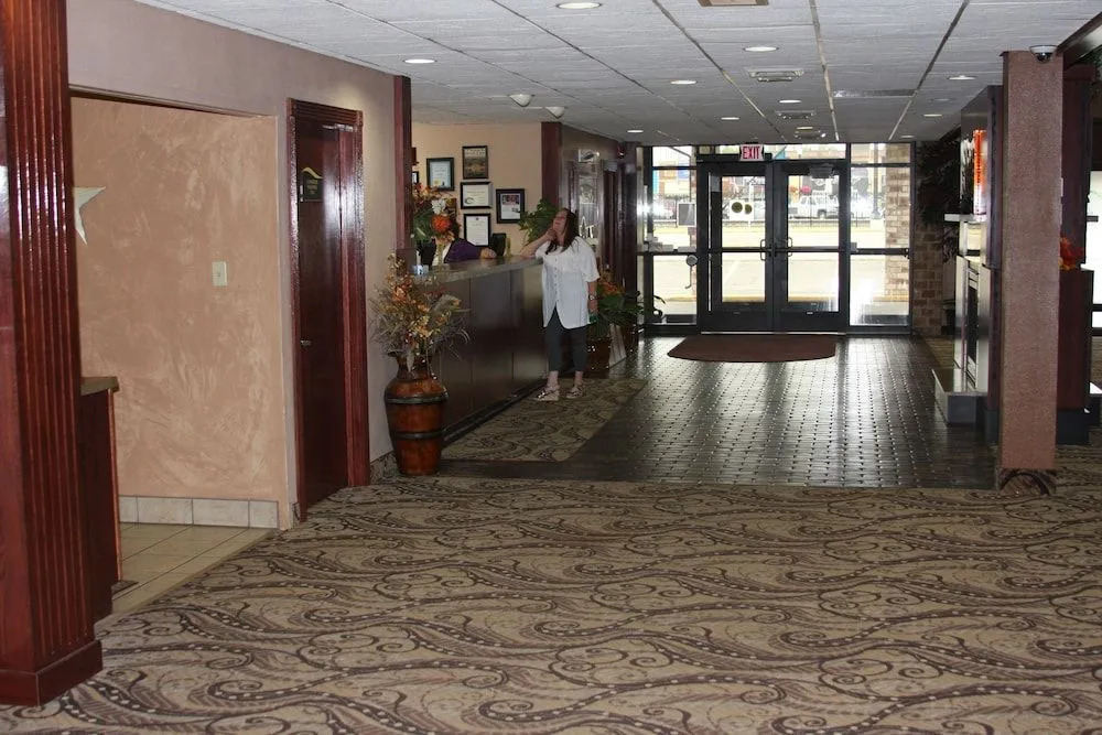 Gladstone Inn and Suites