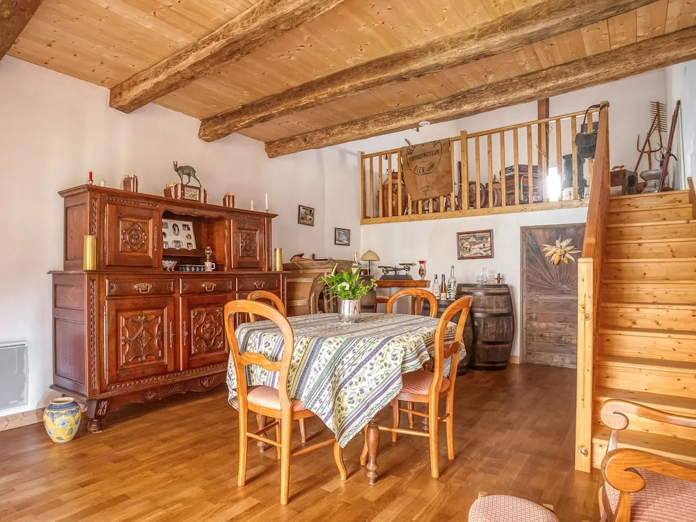 Two Unicorn Cottage