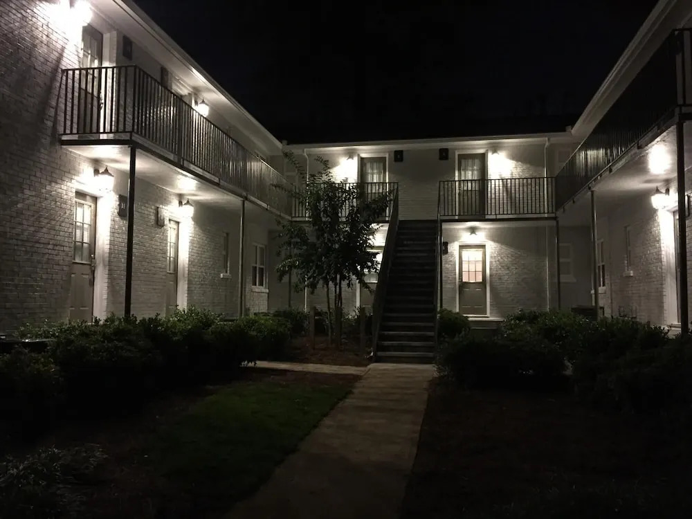 B2be Enjoy a Pet-friendly and Clean Condo Near the Beltline