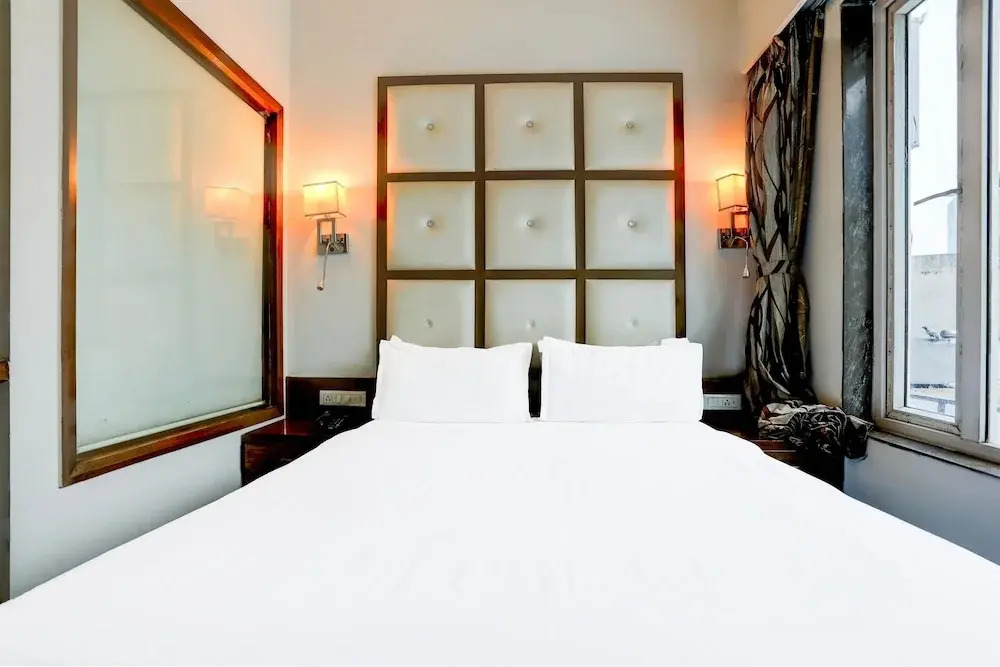 Stylish & Modern Stays at Palette River Front