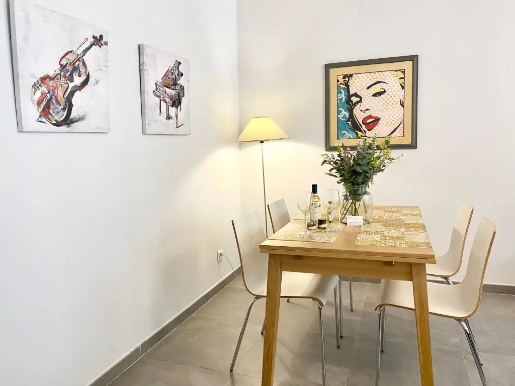 Cozy 2BR Appartment near the Port of Nice