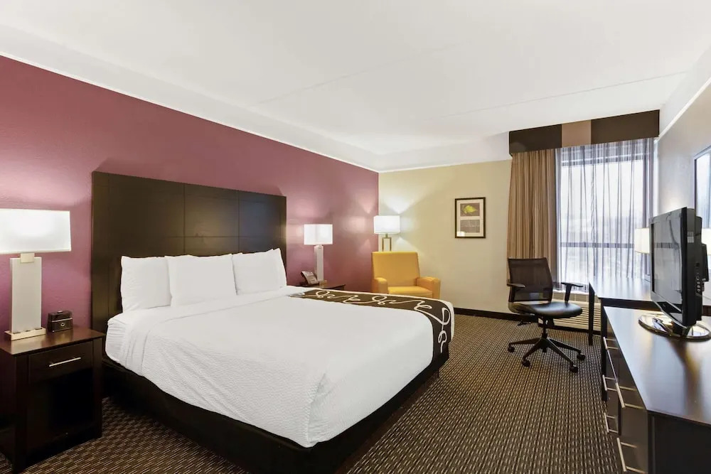 Tage Inn And Suites
