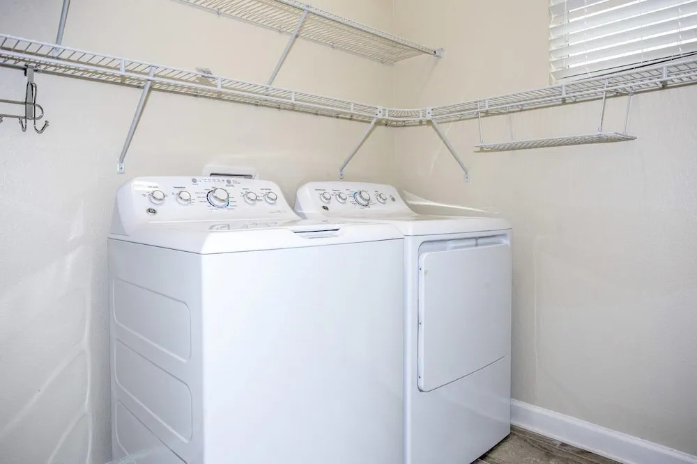 6BR Home Prime Location