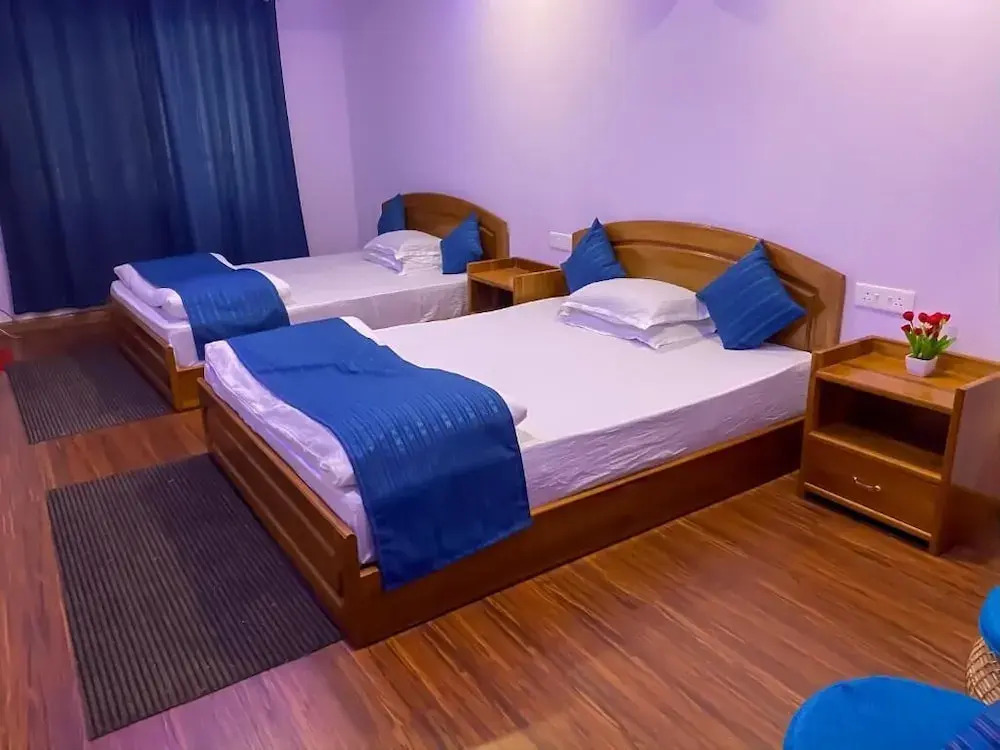 Hotel Arms