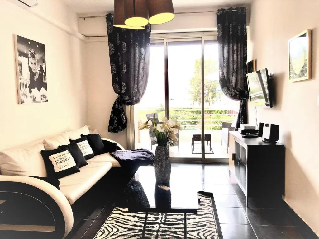 Cannes la Croisette, Baoli 4 beds, balcony,parking